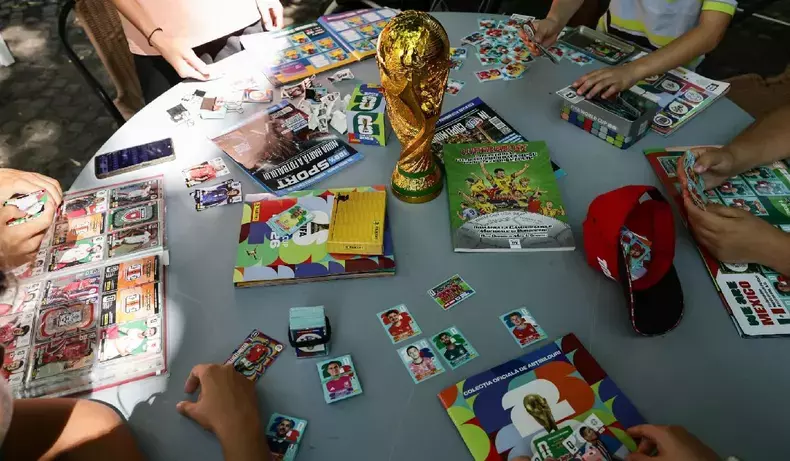 colecționarii de stickere Panini s-au întâlnit pentru a completa albumele Panini FIFA World Cup 2026 (3)