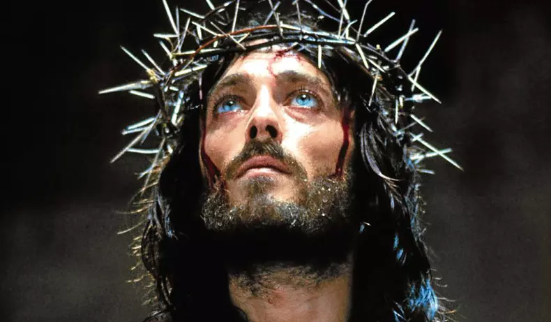 robert-powell-990x578