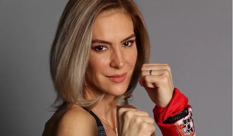 cine-este-roxana-ciuhulescu-concurent-la-survivor-romania-2022-size24