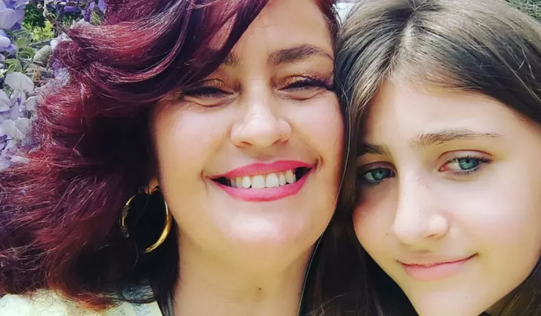 Rona Hartner și Sumayla