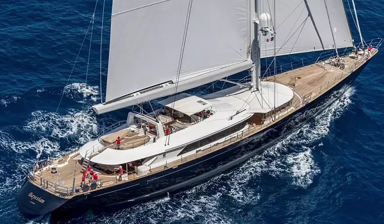 Italy, Rome: One dead and at least  ix missing after British-flagged superyacht Bayesian capsizes in tornado