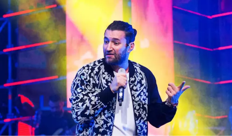 Cum-arată-și-cu-ce-se-ocupă-fratele-lui-Smiley.-Juratul-de-la-Românii-Au-Talent-i-a-încredințat-afacerea-sa-de-suflet.-Foto-1