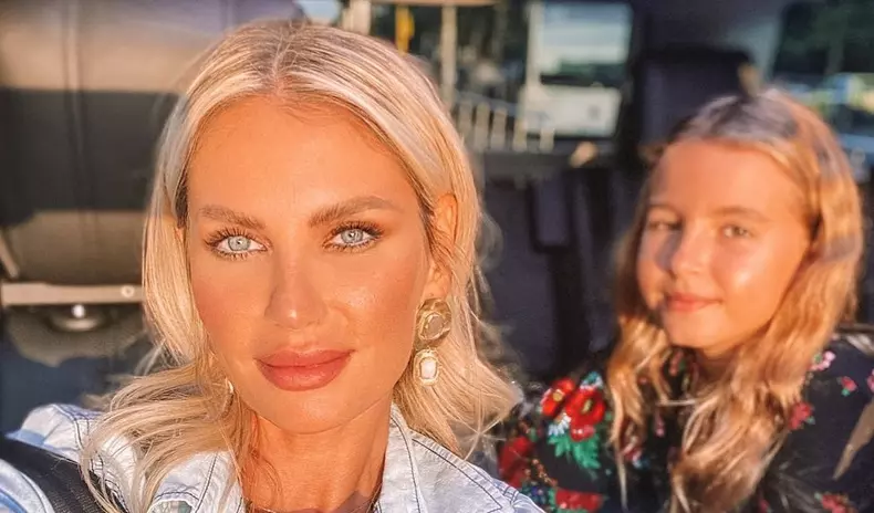 andreea-bănică-nu-își-trimite-fiica-la-școală-1