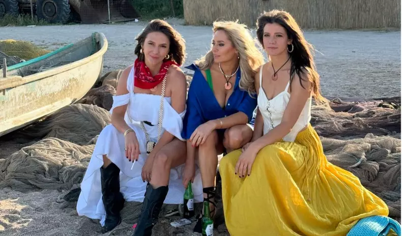 Ada Condeescu Laura Cosoi Adela Popescu (4)