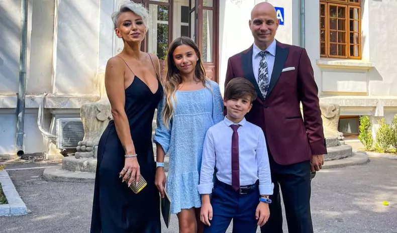 Giulia Anghelescu și Vlad Huidu copii