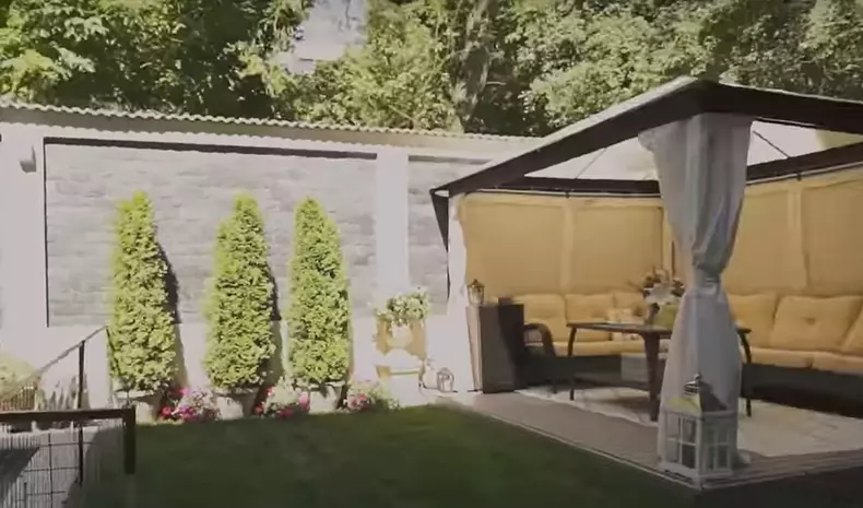 Curtea casei lui Dan Badea