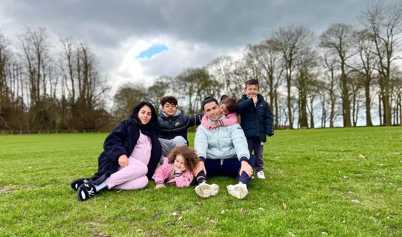 cristiano-ronaldo-georgina-rodriguez-copii