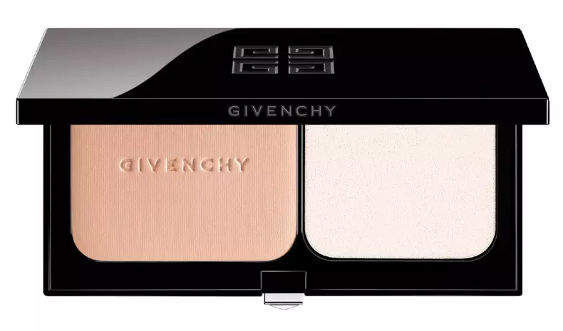 Fond de ten, Givenchy, Matissime Velvet Compact, 252 lei, disponibil Sephora