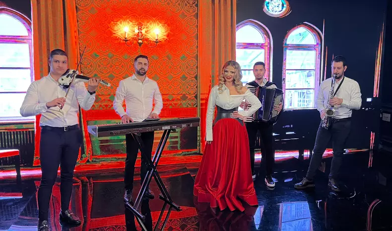 Marcela Fota solista