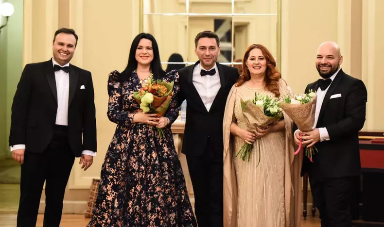 Iarna-Magica-cu-Irina-Irina-Iordachescu-Aura-Twarowska-Mihai-Urzicana-si-Cristian-Ruja.