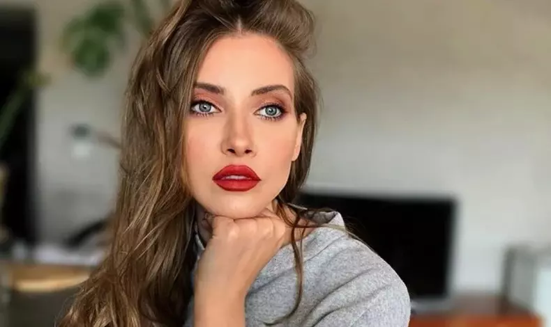 iulia albu vedeta