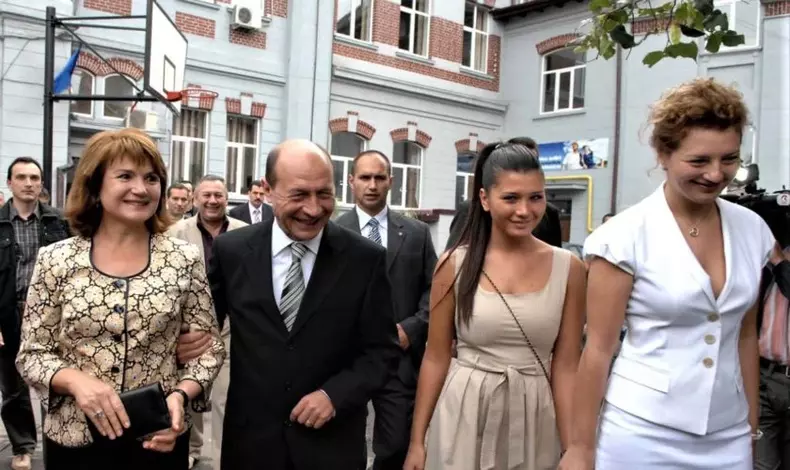 FIICELE LUI TRAIAN BASECU