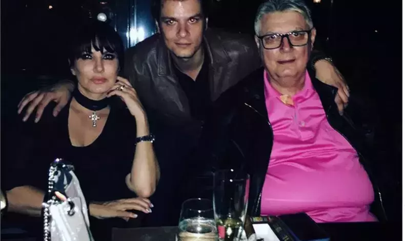 ce-gest-a-a-facut-familia-iorgulescu-la-inmormantarea-lui-dani-vicol-2-840x500-1