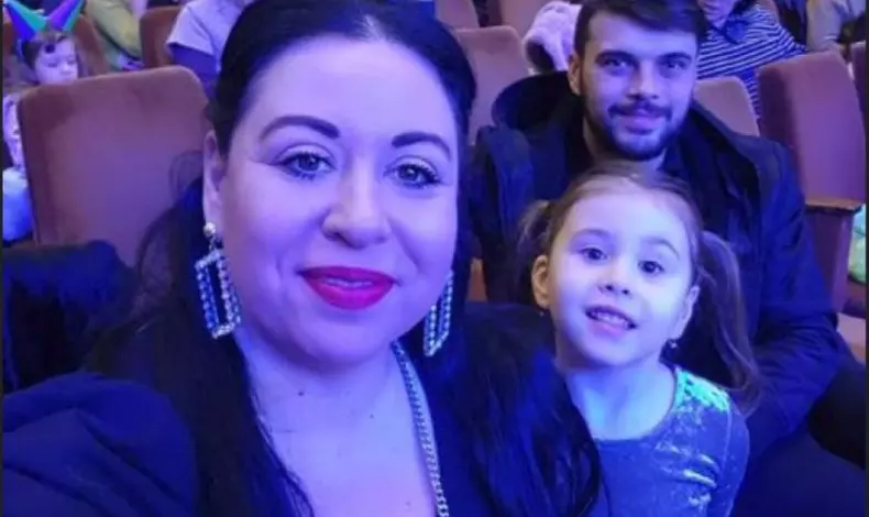 Prima-fotografie-cu-Oana-Roman-și-Isabela-după-despărțirea-de-Marius-Elisei.-Ce-au-observat-imediat-fanii-840x500