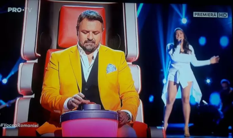 Adriana Simionescu, fata lui Adi Minune, a ajuns în gala live de la VOCEA ROMÂNIEI