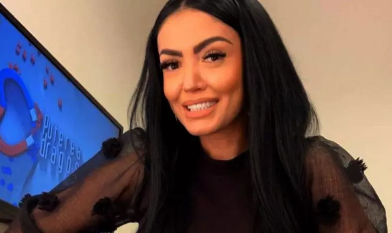 andreea-mantea-greseala-care-ar-putea-sa-o-coste-job-ul-de-la-kanal-d-2-840x500