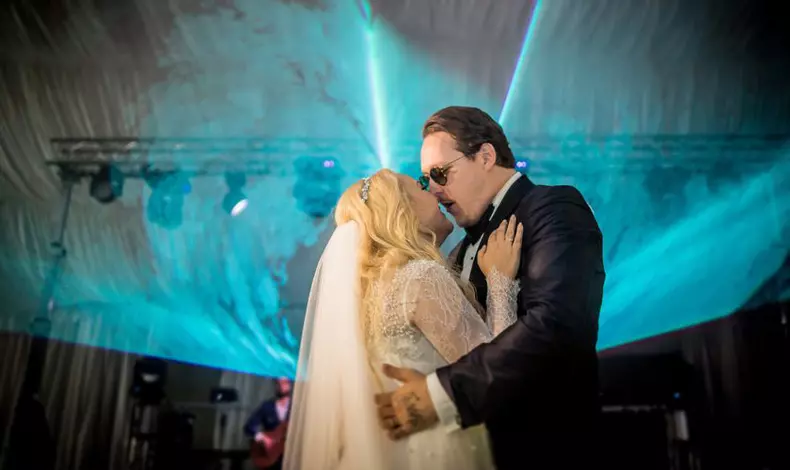 whats-up-simina-840x500