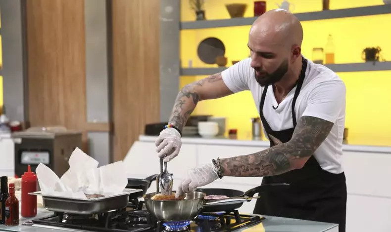 Cine-este-Dorin-Voiasciuc-de-la-Chefi-la-cutite-6-1