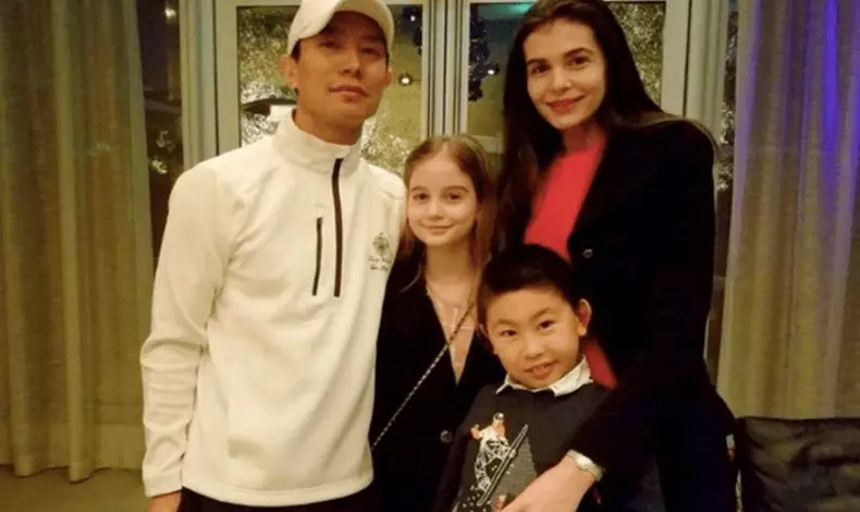 moni-pink-1-840x500-1