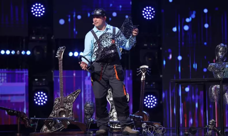 Ce-s-a-ales-de-Gabriel-Dinu-„Regele-Saibelor-de-la-Romanii-au-talent-840x500-1