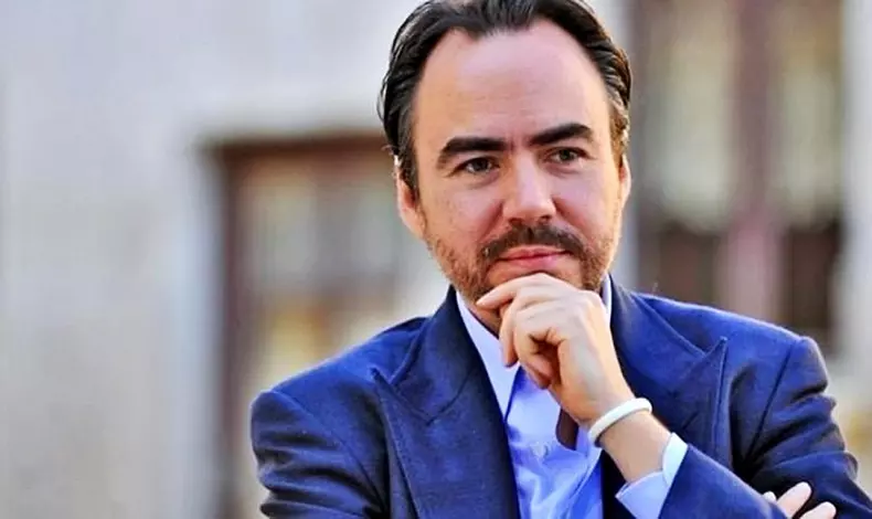 Bobby-Paunescu-are-iubita-noua-Imaginea-care-l-a-dat-de-gol-ca-se-iubeste-cu-Claudia-840x500-1