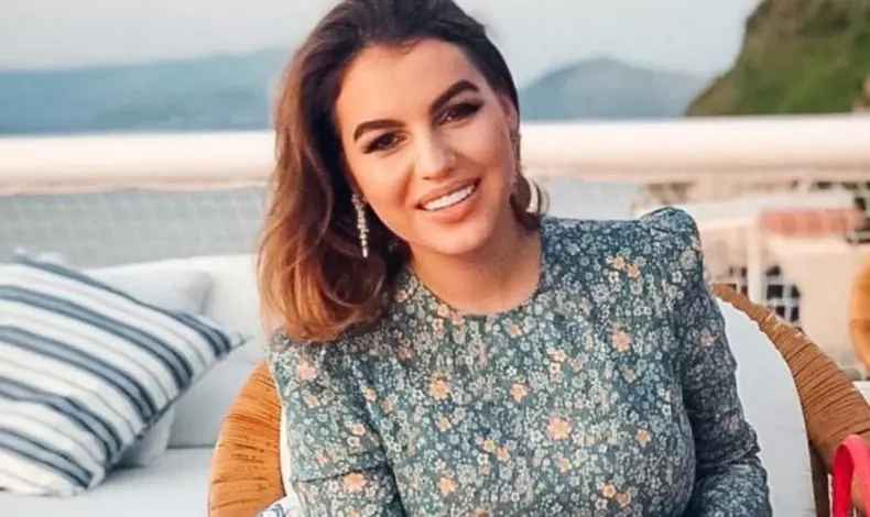 romanca-ce-va-mosteni-imperiul-ferrari-3-840x500-1