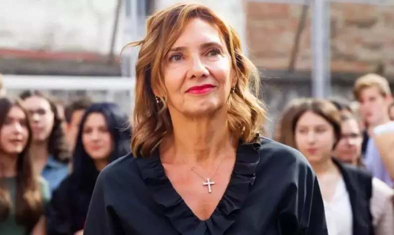 Cum s-a îmbrăcat Carmen Iohannis pentru deschiderea noului an școlar. De ce a atras atenția cu apariția sa