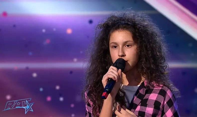 bianca-muntean-primul-golden-buzz-romanii-au-talent-2026 (14)