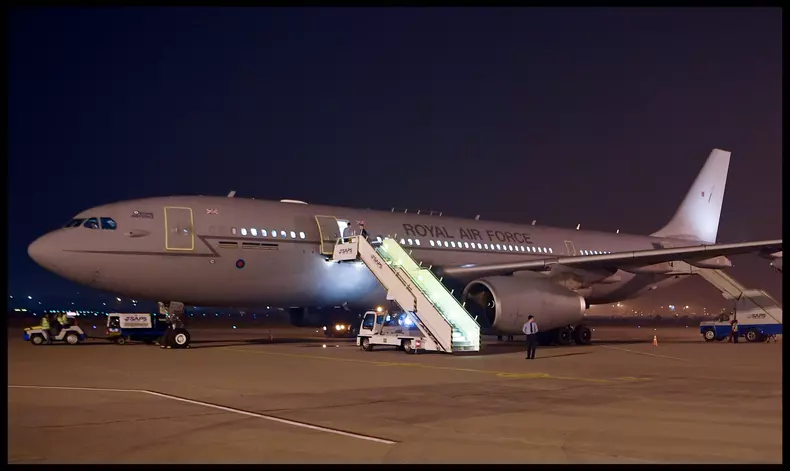 Avionul în care se aflau Prinţul William şi soţia lui, Kate a aterizat forţat în Pakistan