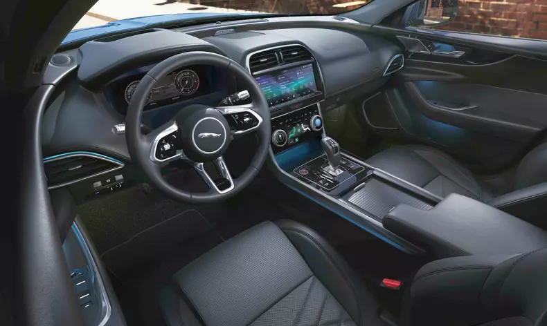 Jaguar XE facelift 037