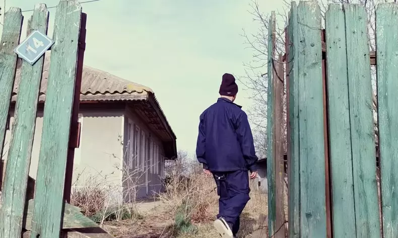 Puya si-a vandut casa