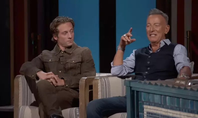 Bruce Springsteen et Jeremy Allen White sur le plateau de l'émission "Jimmy Kimmel Live!" à Los Angeles