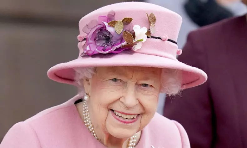 regina-elisabeta-talent-ascuns-10