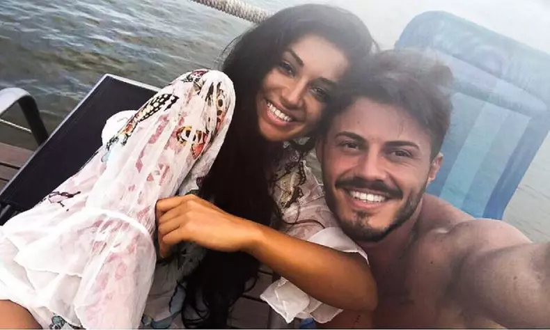 Elena-Ionescu-ex-Mandinga-isi-va-crestina-baietelul-2