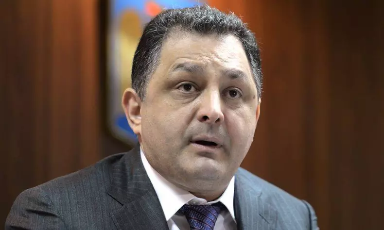 vanghelie politician