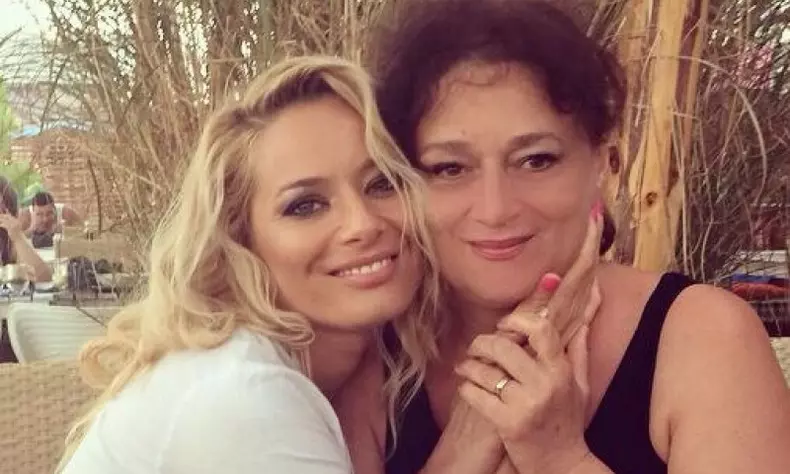 mama-laura-cosoi-3
