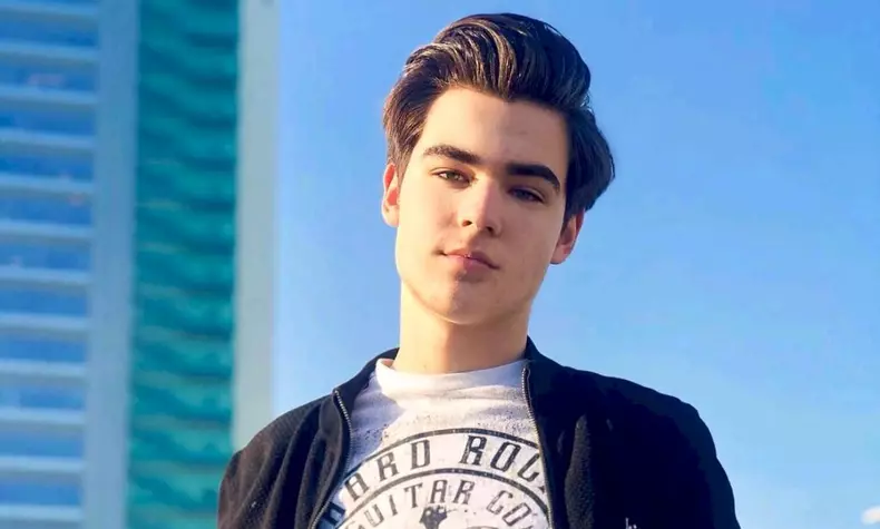 radu a vrut sa se mute din tara