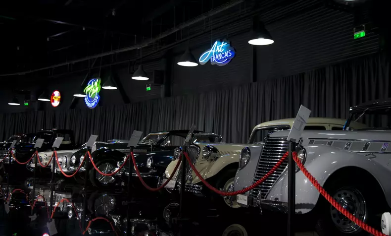 GaleriaTiriacCollection15