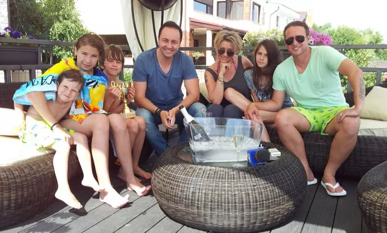 43284934_332421507582947_8692476536760041472_n