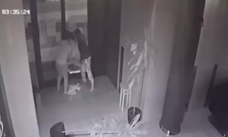 bebelus-izbit-pamant-mama-hotel-timisoara-663984