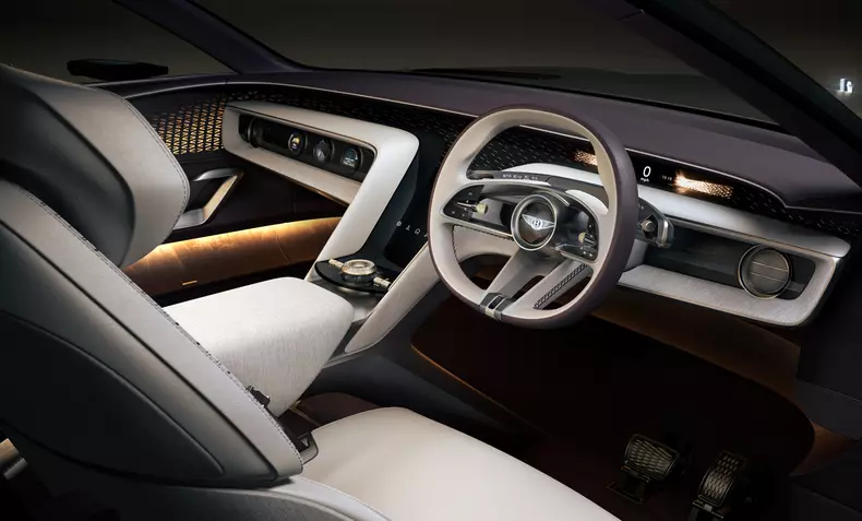 28 – EXP 15 Interior