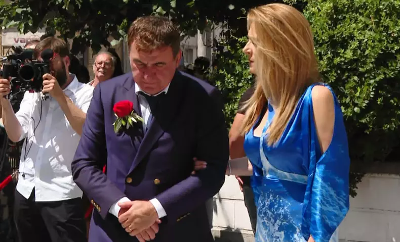 Kira-Hagi-rochie-mireasa.2