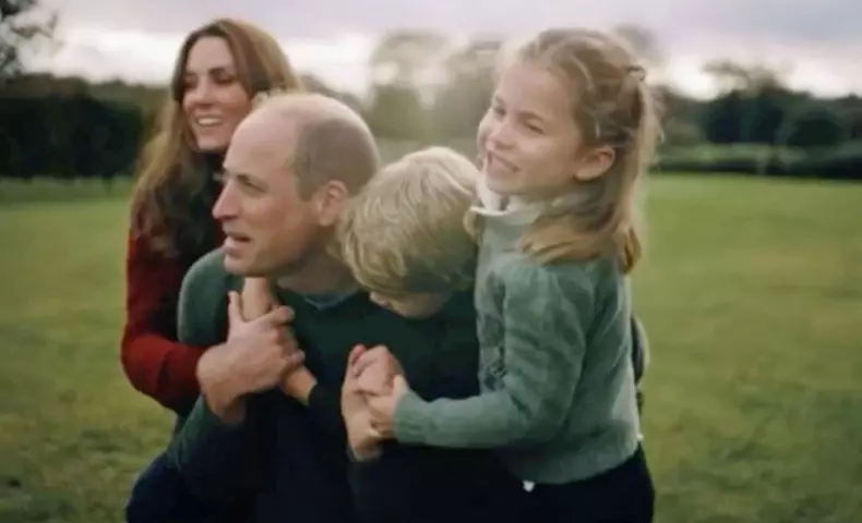Happy families for Prince William , Kate Middleton and their children to mark 10th wedding anniversary