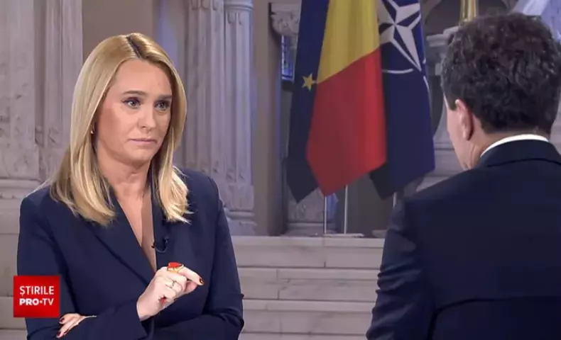 andreea-esca-nicusor-dan-2