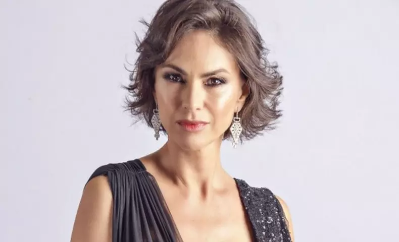 ramona-badescu-a-anuntat-ca-va-deveni-mama-la-50-ani-cum-arata-vedeta-insarcinata-614331