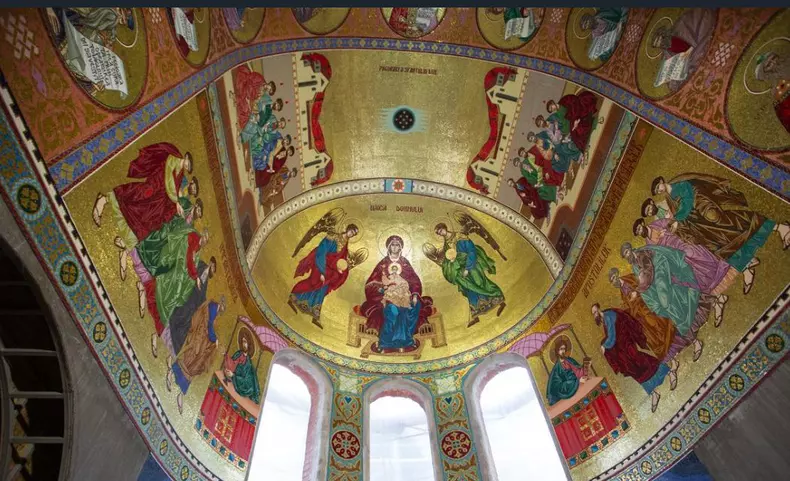 interior biserica