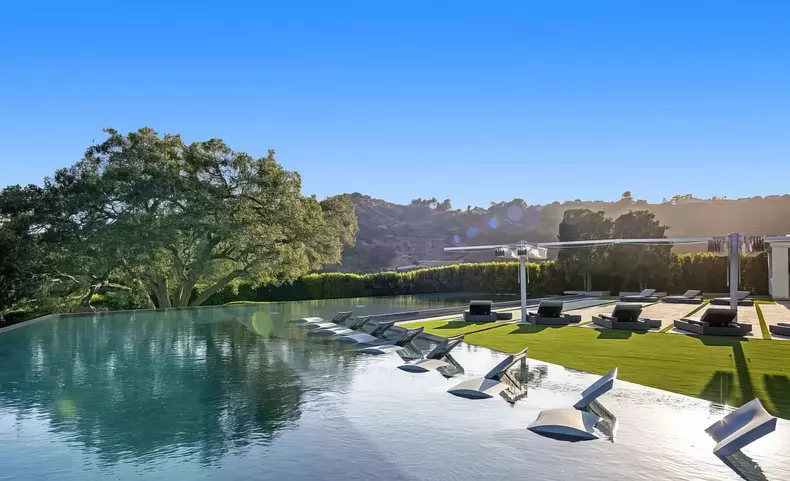 Jennifer Lopez and Ben Affleck home in Beverly Hills