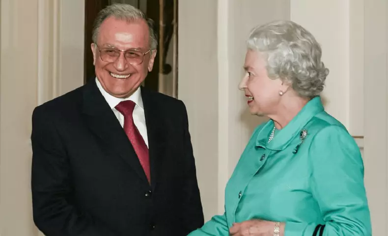 iliescu-regina-elisabeta-1