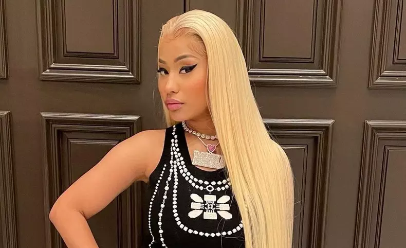 Nicki-Minaj-pictorial-incendiar-de-ziua-ei.-Fotografia-cea-mai-controversata-a-adunat-milioane-de-like-uri-in-timp-record-5