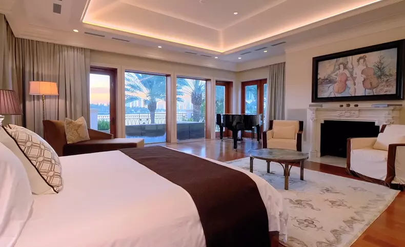 Jennifer Lopez and Alex Rodriguez Just Bought this $40 Million Dollar. Mansion in Miami